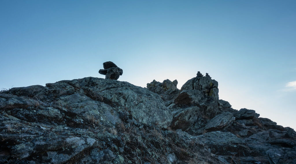 Monuments funéraires en granit bleu - GPG Granit