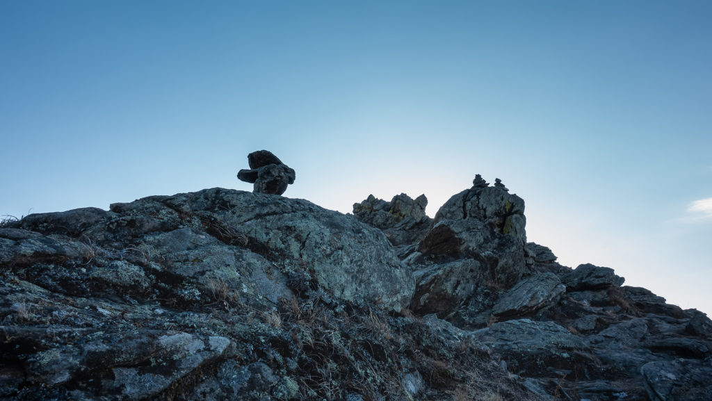 Comment choisir sa pierre tombale en granit bleu ?