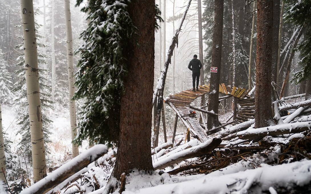 Building in the snow: spicy.